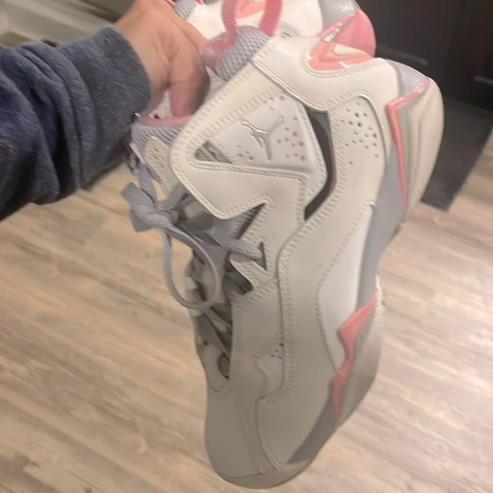 Jordan’s - Picture 1 of 3
